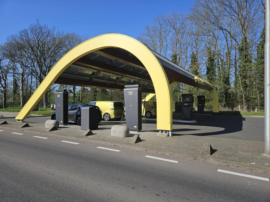Foto's Fastned Charging Station