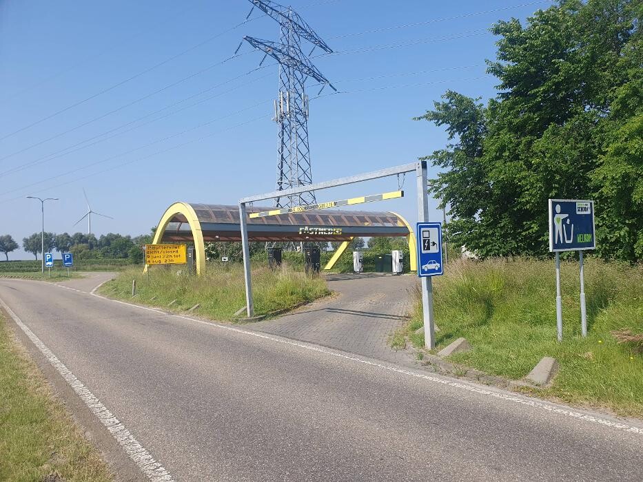 Foto's Fastned Charging Station
