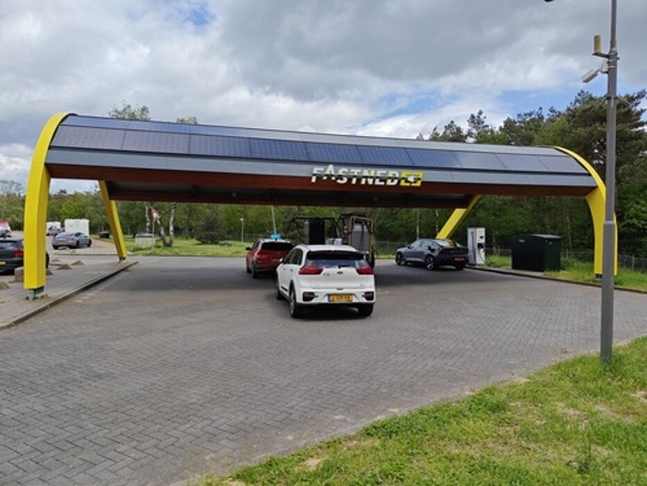 Foto's Fastned Charging Station