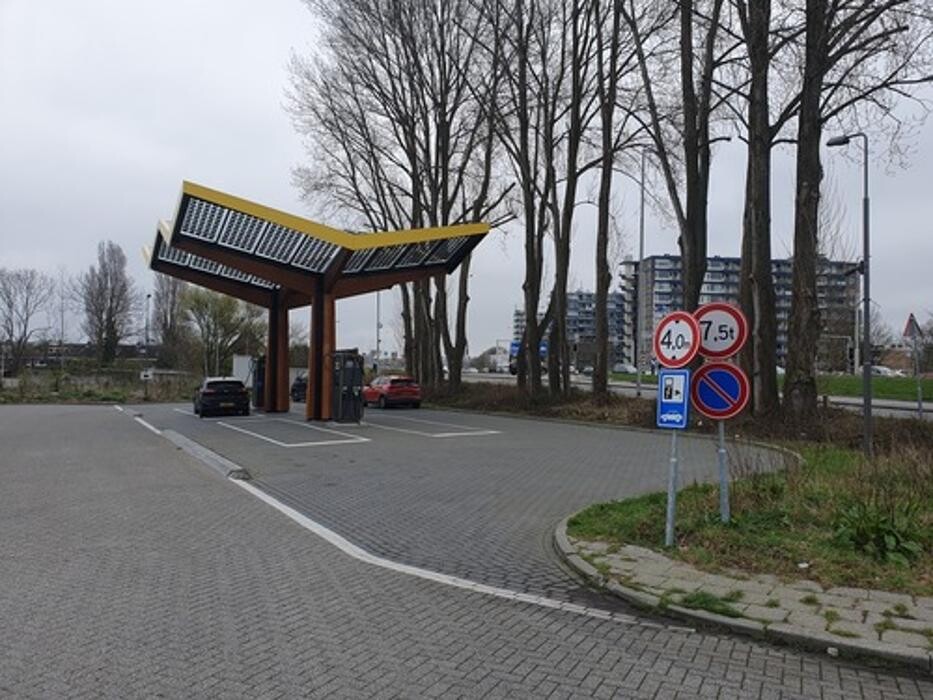 Foto's Fastned Charging Station