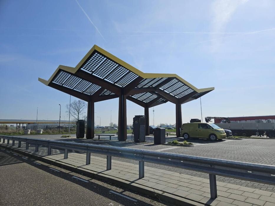 Foto's Fastned Charging Station