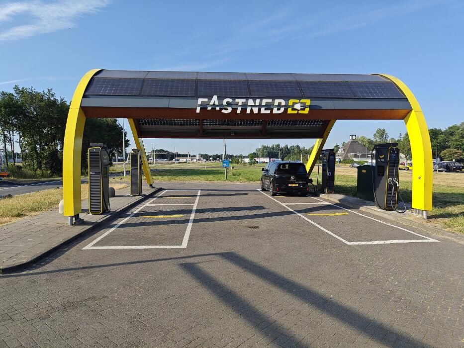 Foto's Fastned Charging Station