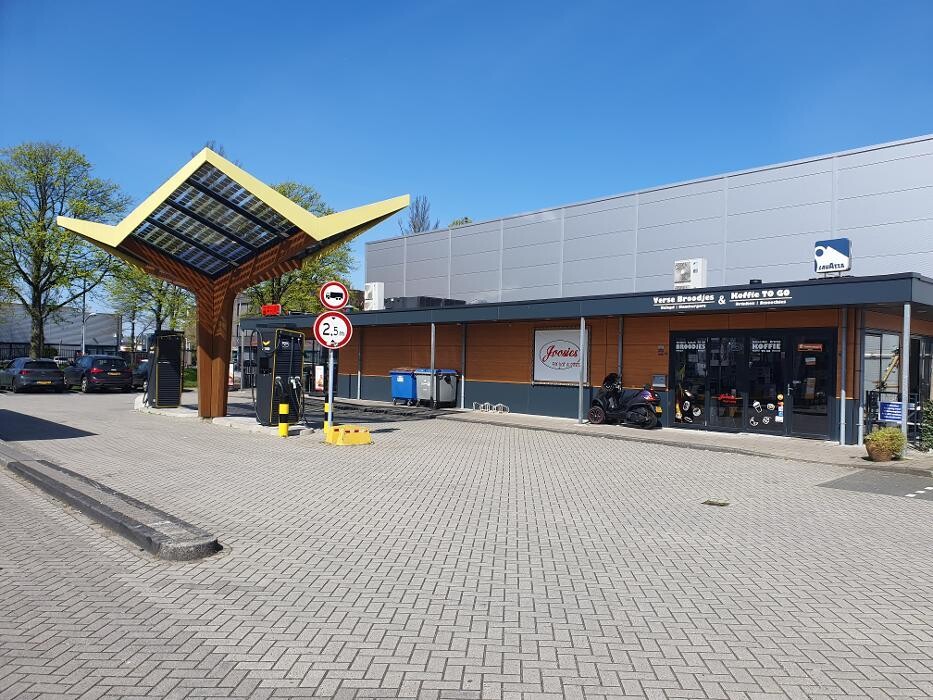 Foto's Fastned Charging Station