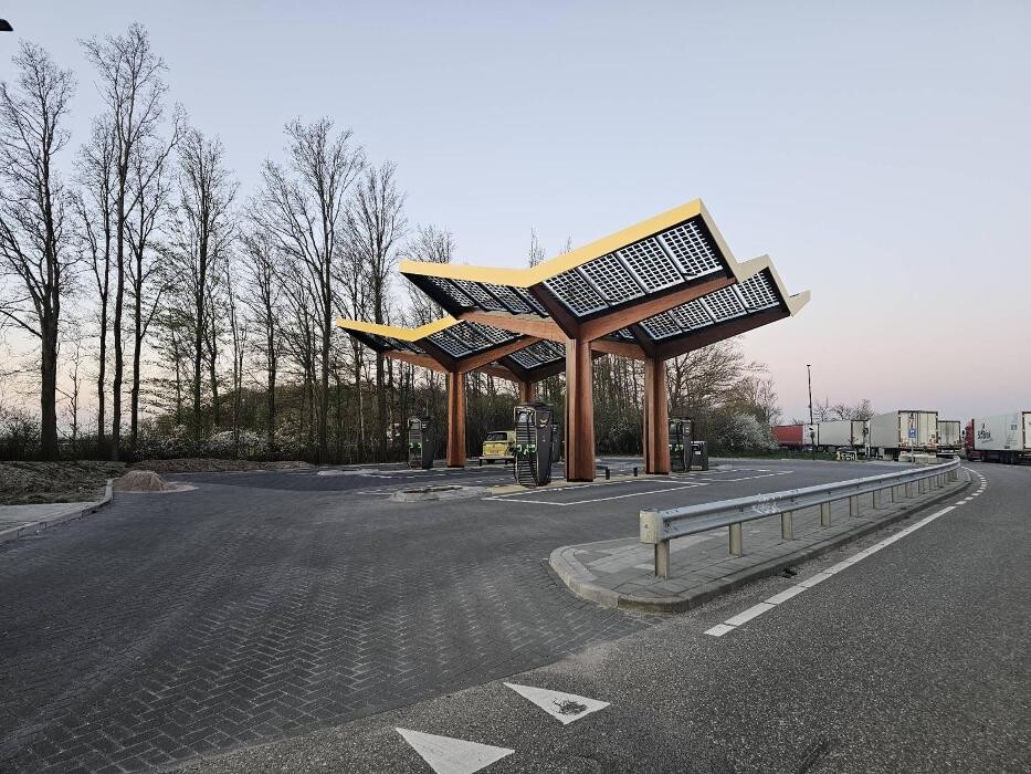Foto's Fastned Charging Station