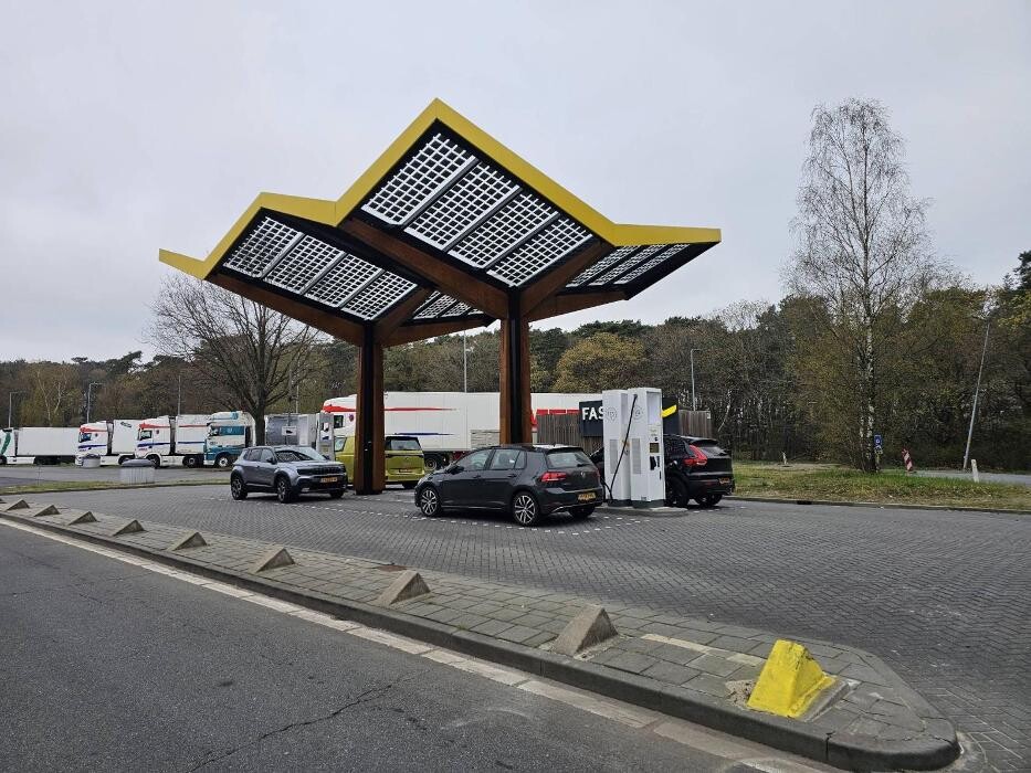 Foto's Fastned Charging Station