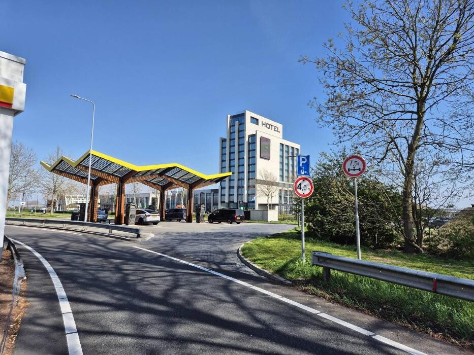 Foto's Fastned Charging Station