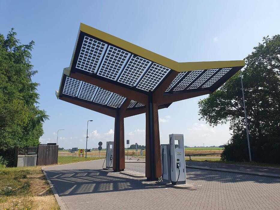 Foto's Fastned Charging Station