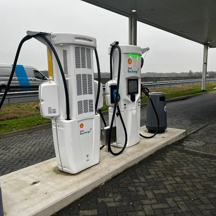 Foto's Shell Recharge Charging Station