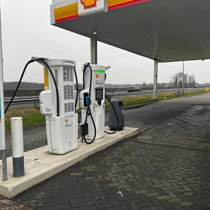 Foto's Shell Recharge Charging Station