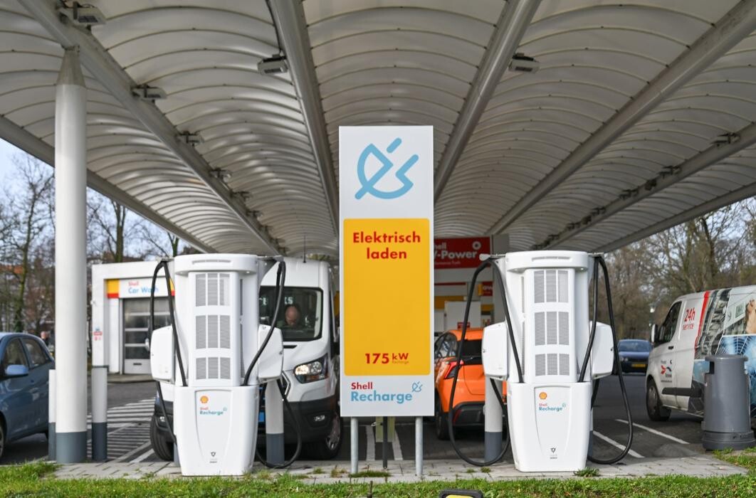 Foto's Shell Recharge Charging Station