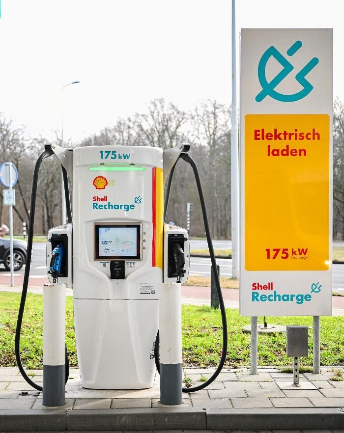 Foto's Shell Recharge Charging Station