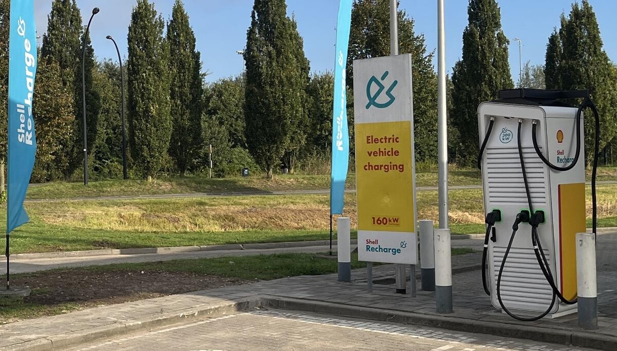 Foto's Shell Recharge Charging Station