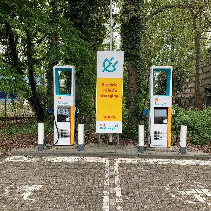 Foto's Shell Recharge Charging Station