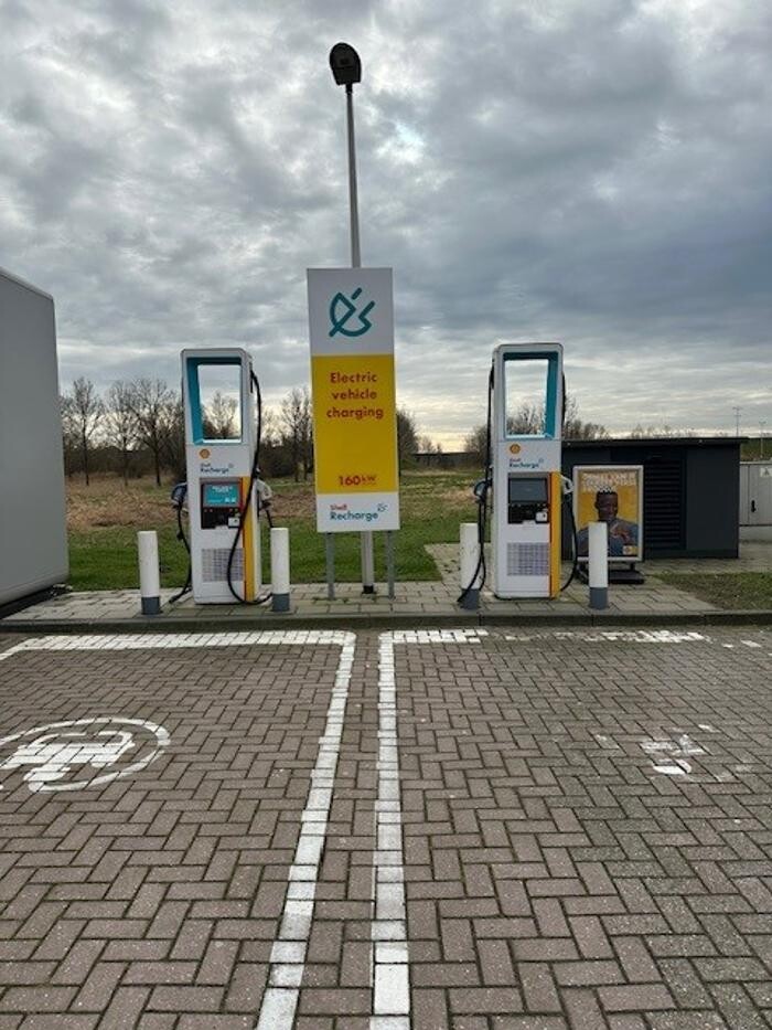 Foto's Shell Recharge Charging Station