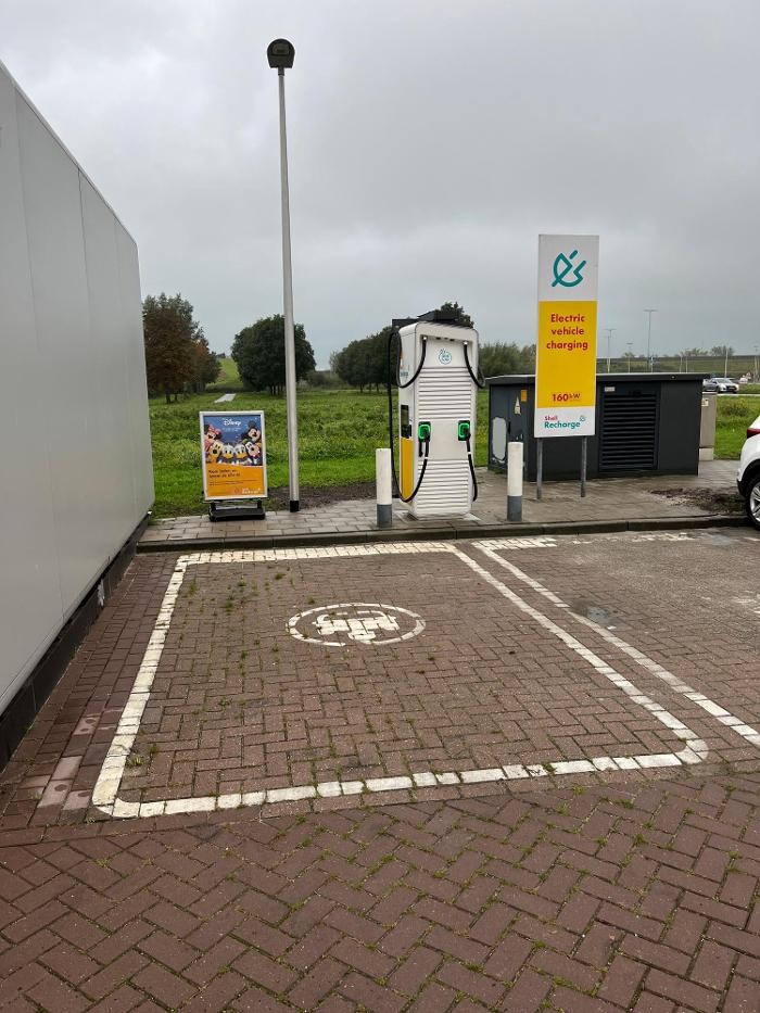 Foto's Shell Recharge Charging Station