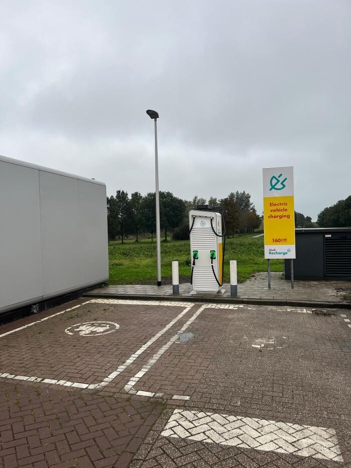 Foto's Shell Recharge Charging Station