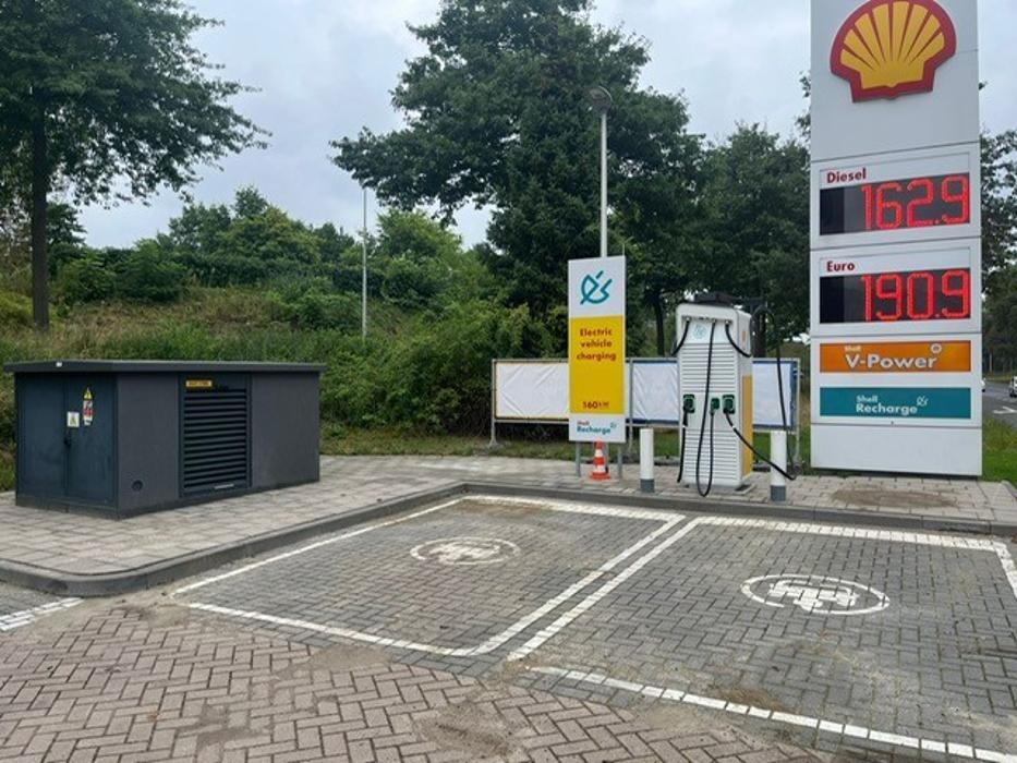 Foto's Shell Recharge Charging Station