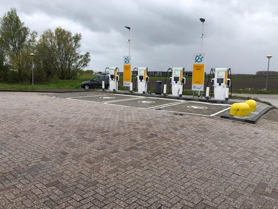Foto's Shell Recharge Charging Station
