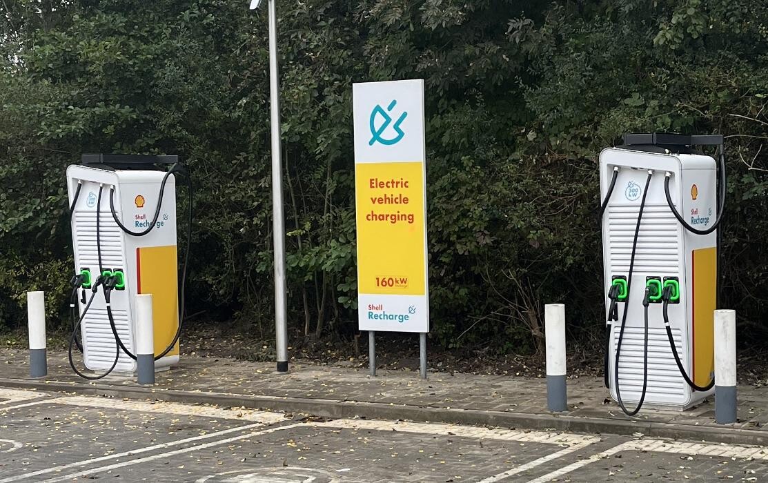 Foto's Shell Recharge Charging Station