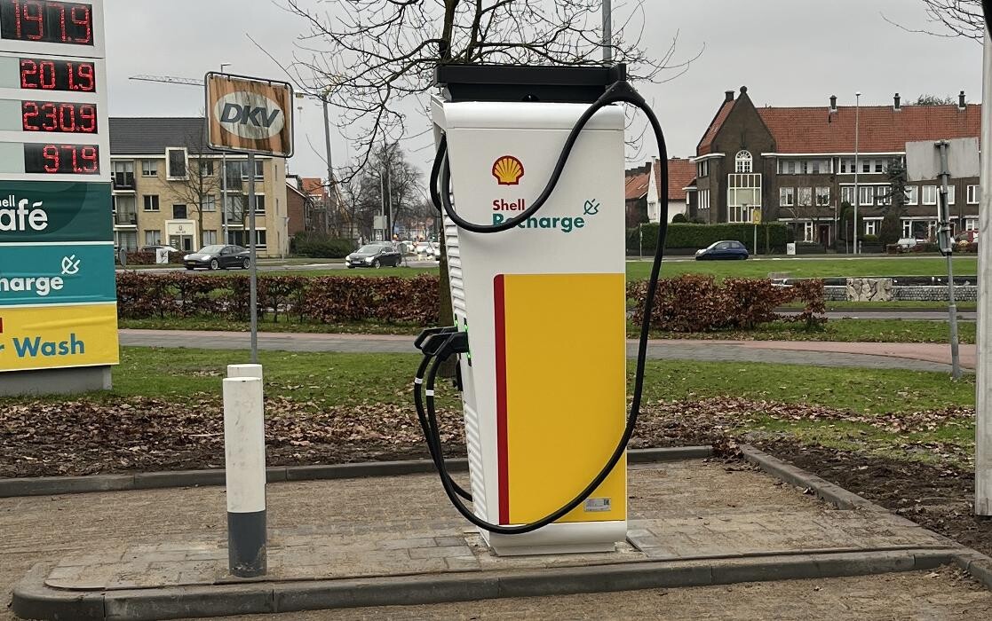 Foto's Shell Recharge Charging Station