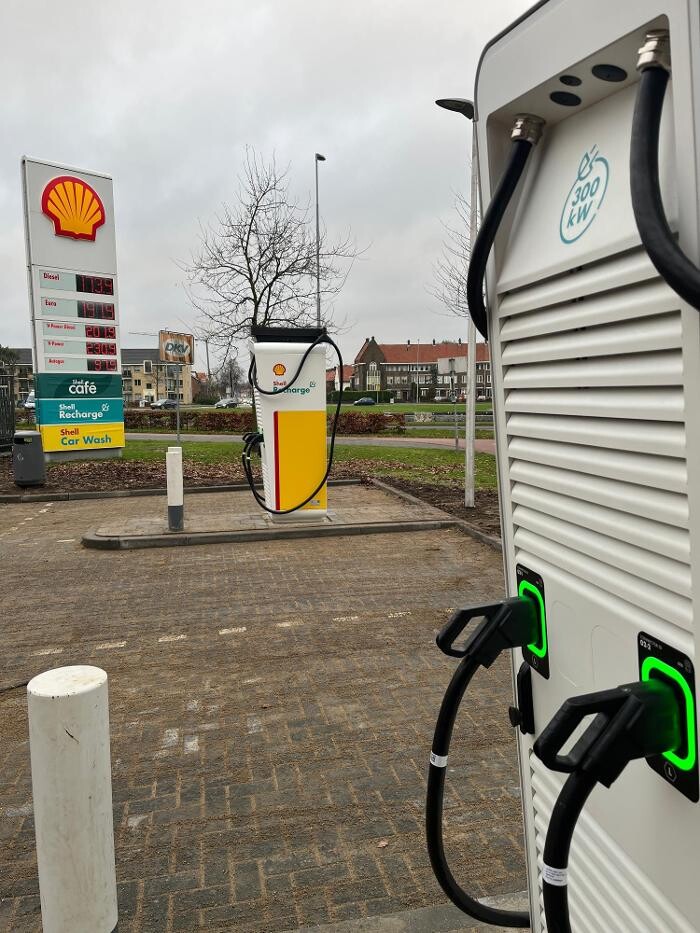 Foto's Shell Recharge Charging Station
