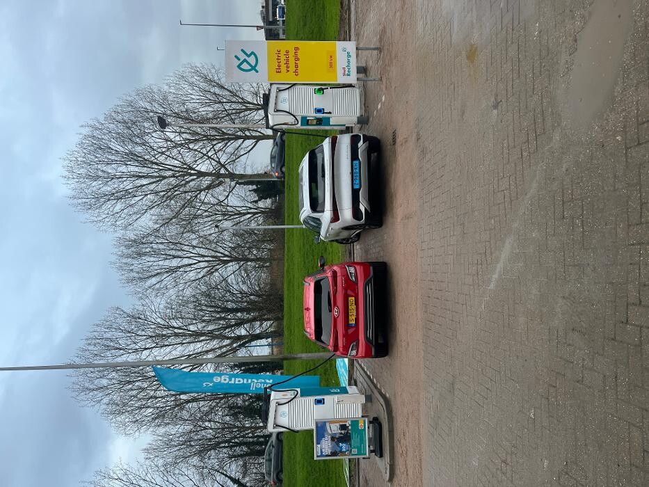 Foto's Shell Recharge Charging Station