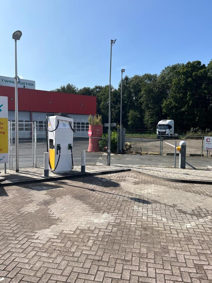 Foto's Shell Recharge Charging Station