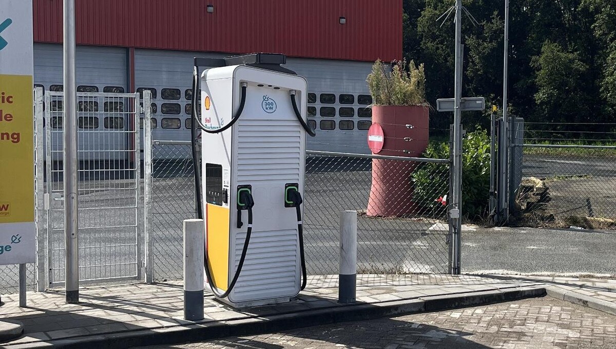 Foto's Shell Recharge Charging Station