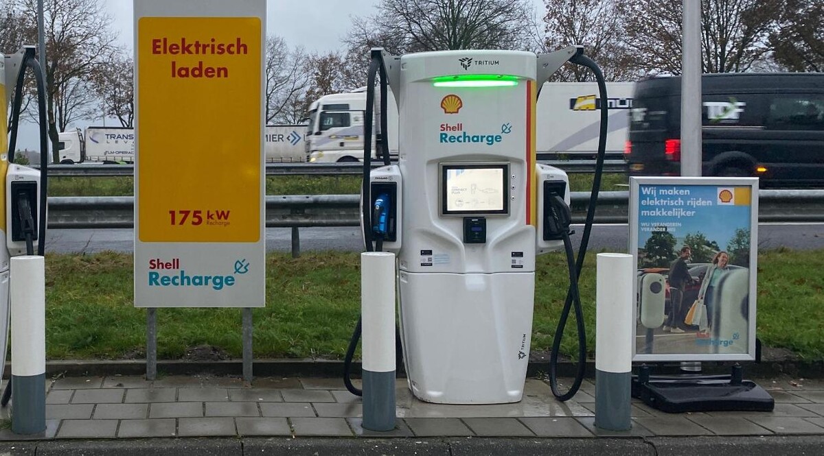 Foto's Shell Recharge Charging Station