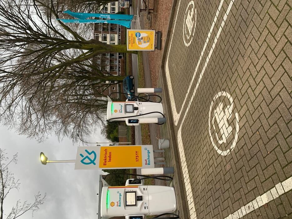 Foto's Shell Recharge Charging Station