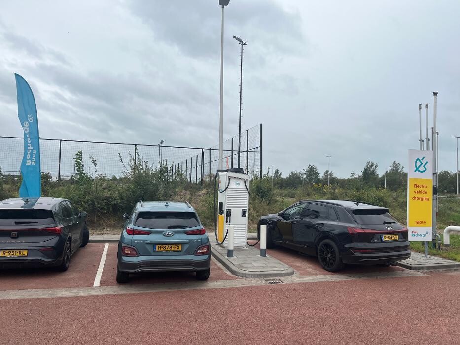 Foto's Shell Recharge Charging Station