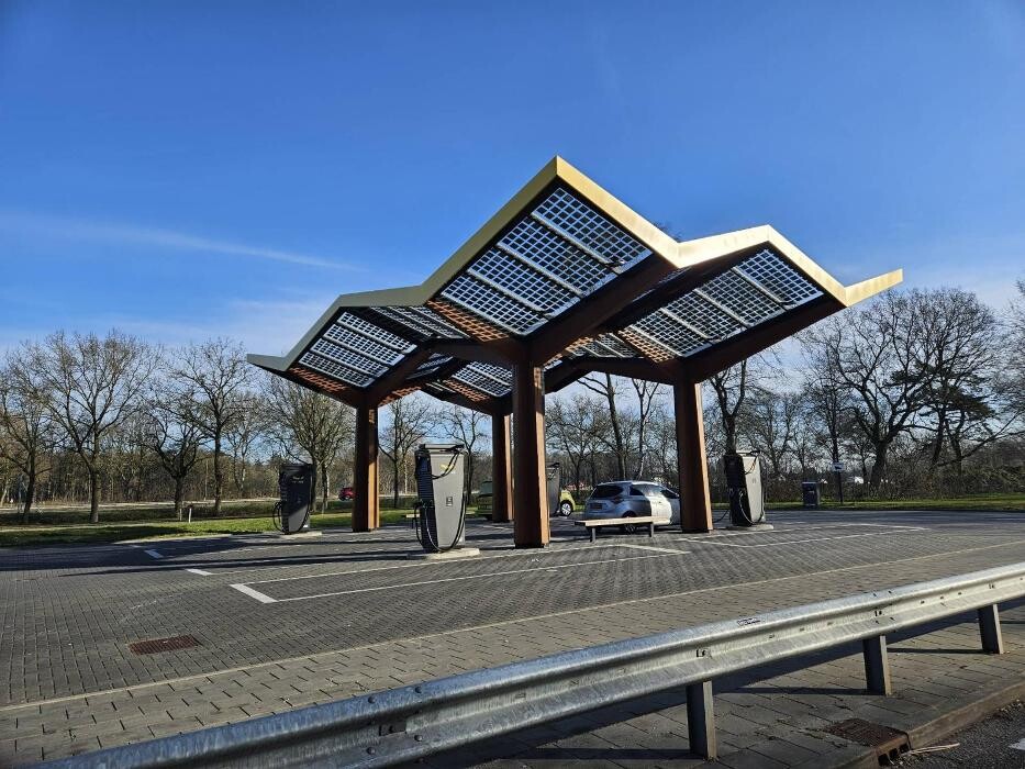 Foto's Fastned Charging Station
