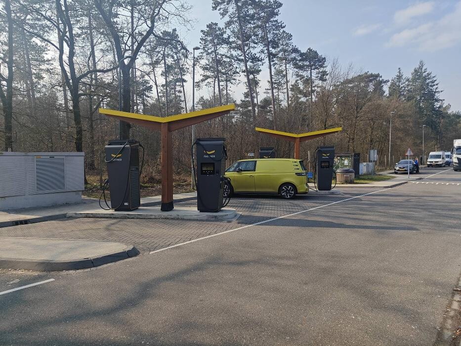 Foto's Fastned Charging Station