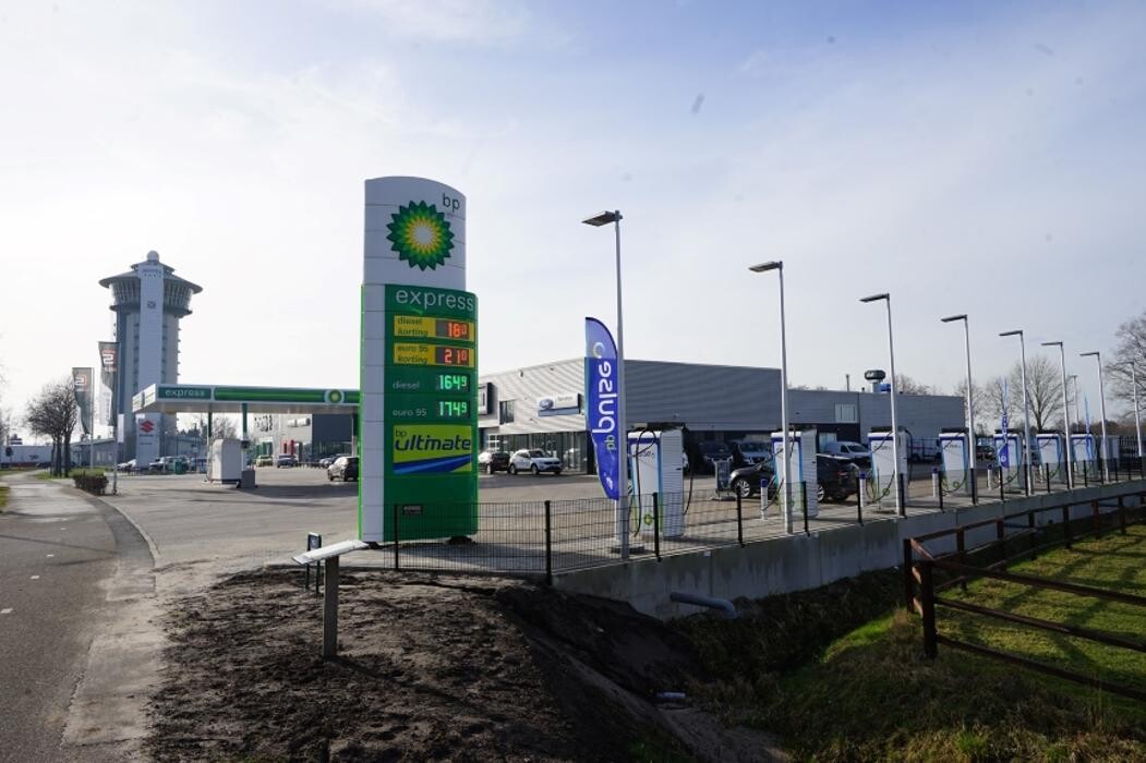 Foto's bp pulse laadstation