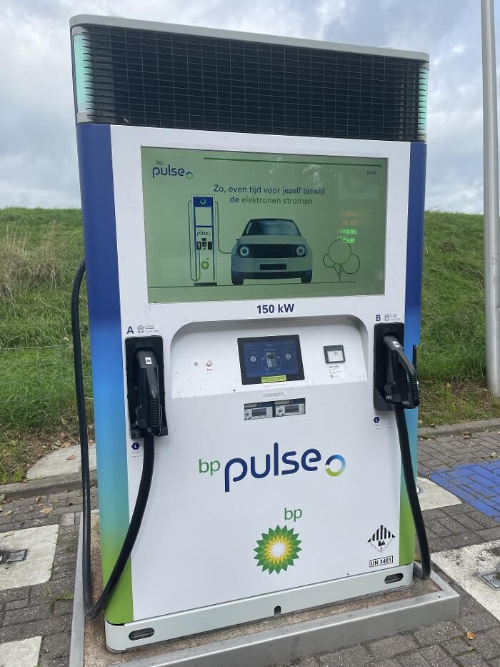 Foto's bp pulse laadstation