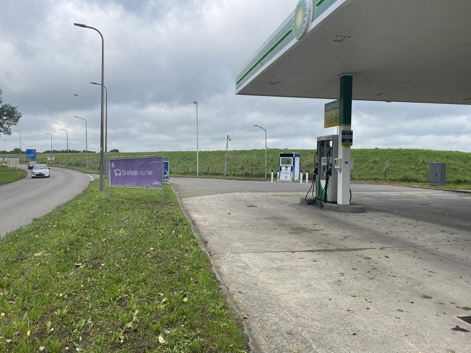 Foto's bp pulse laadstation