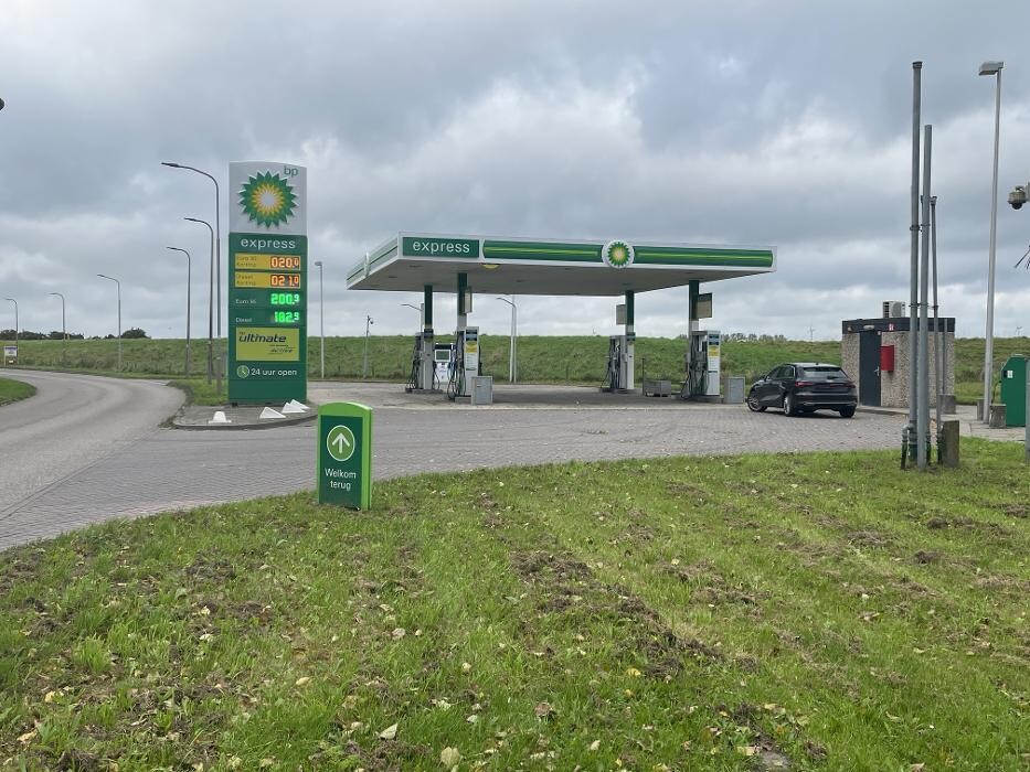 Foto's bp pulse laadstation