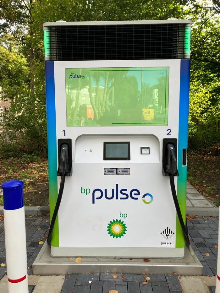 Foto's bp pulse laadstation