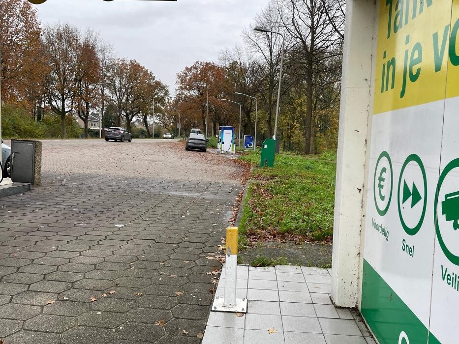 Foto's bp pulse laadstation