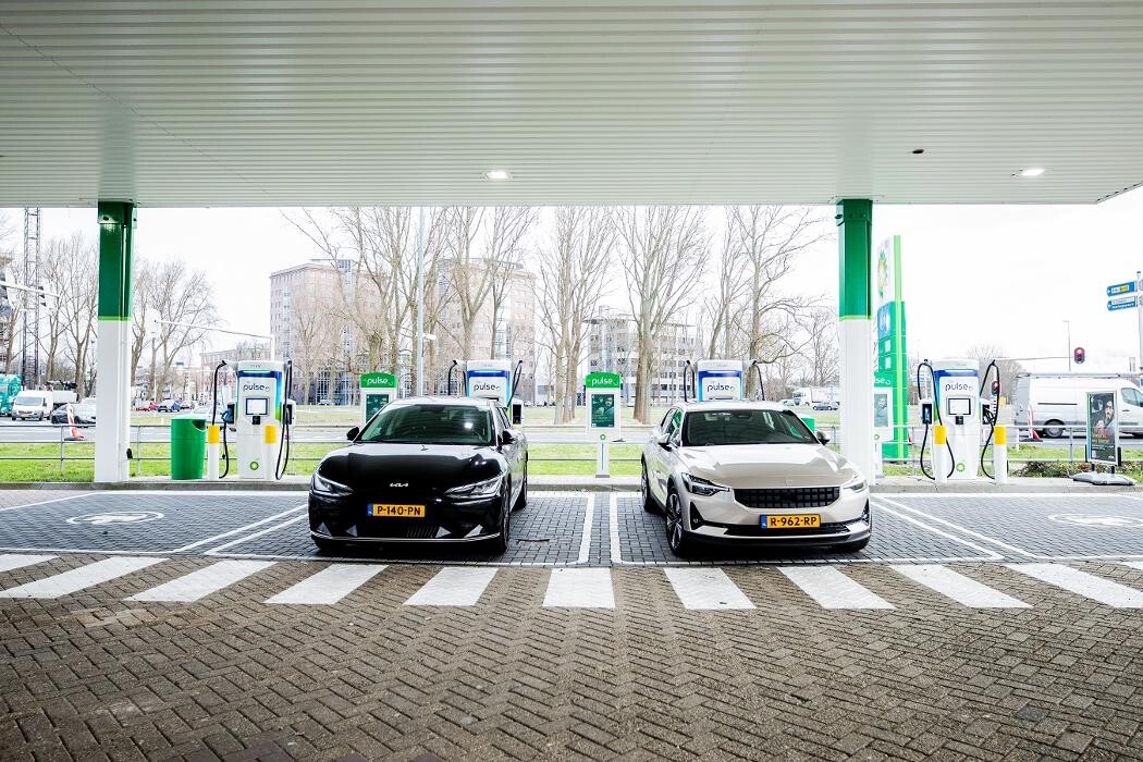 Foto's bp pulse laadstation