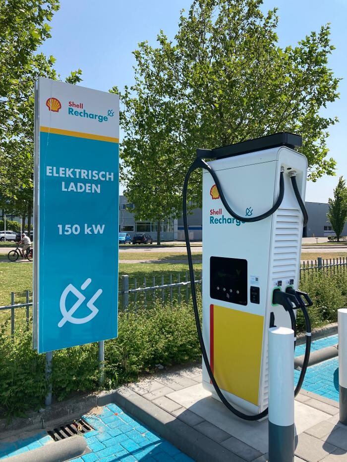 Foto's Shell Recharge Charging Station