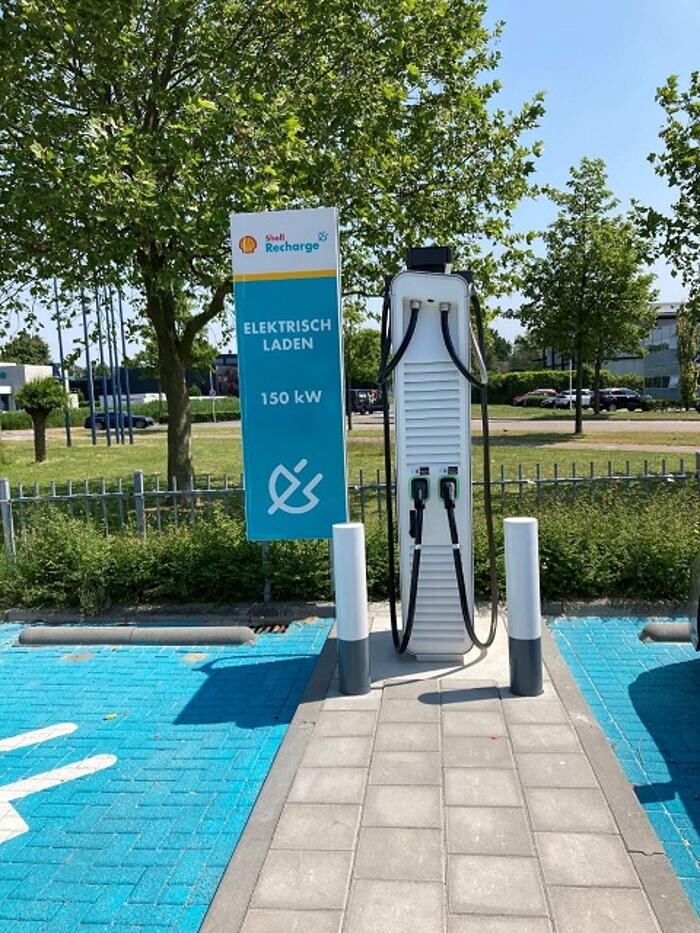 Foto's Shell Recharge Charging Station