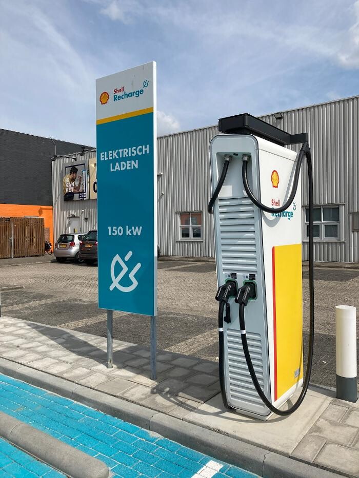 Foto's Shell Recharge Charging Station