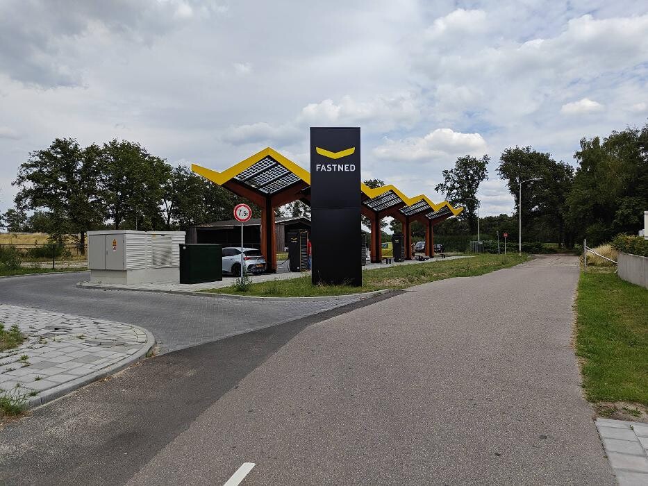 Foto's Fastned Charging Station