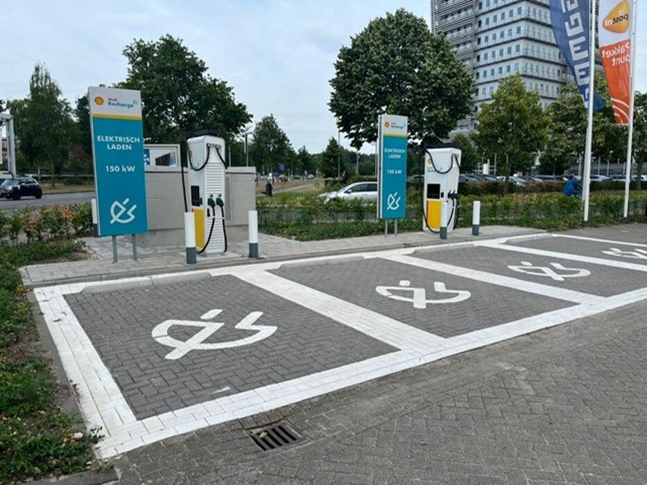 Foto's Shell Recharge Charging Station