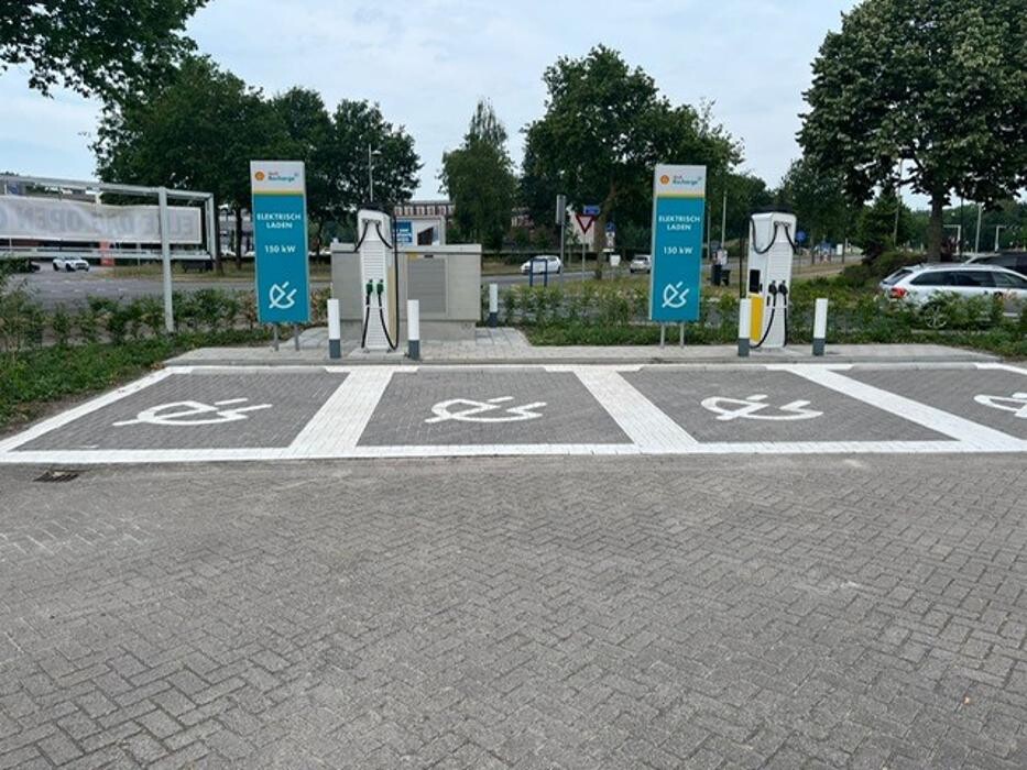 Foto's Shell Recharge Charging Station