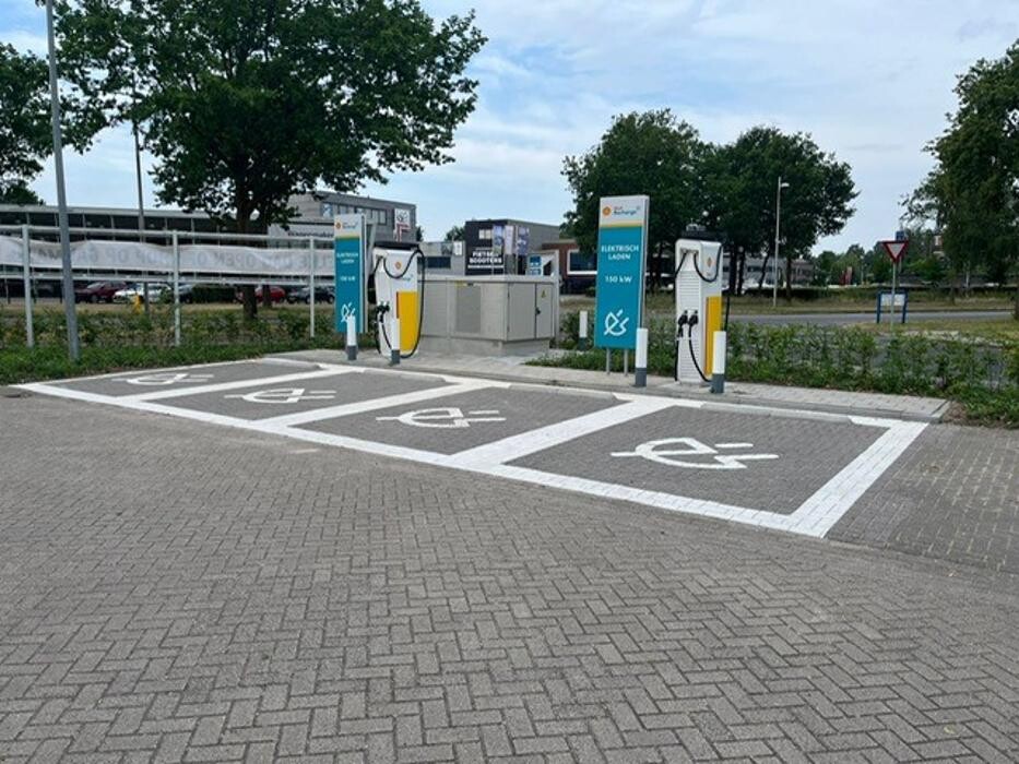 Foto's Shell Recharge Charging Station