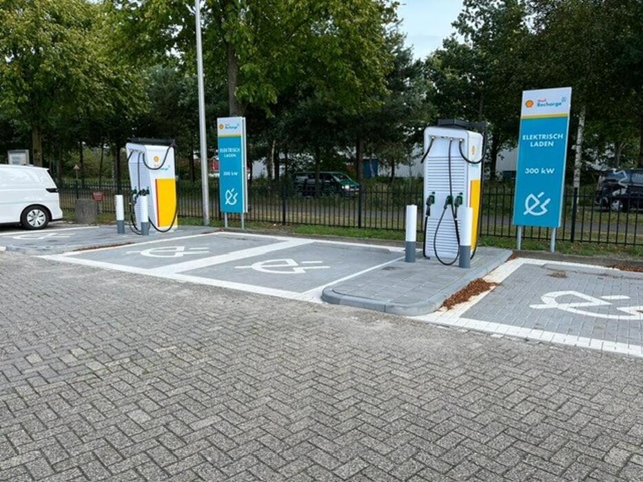 Foto's Shell Recharge Charging Station