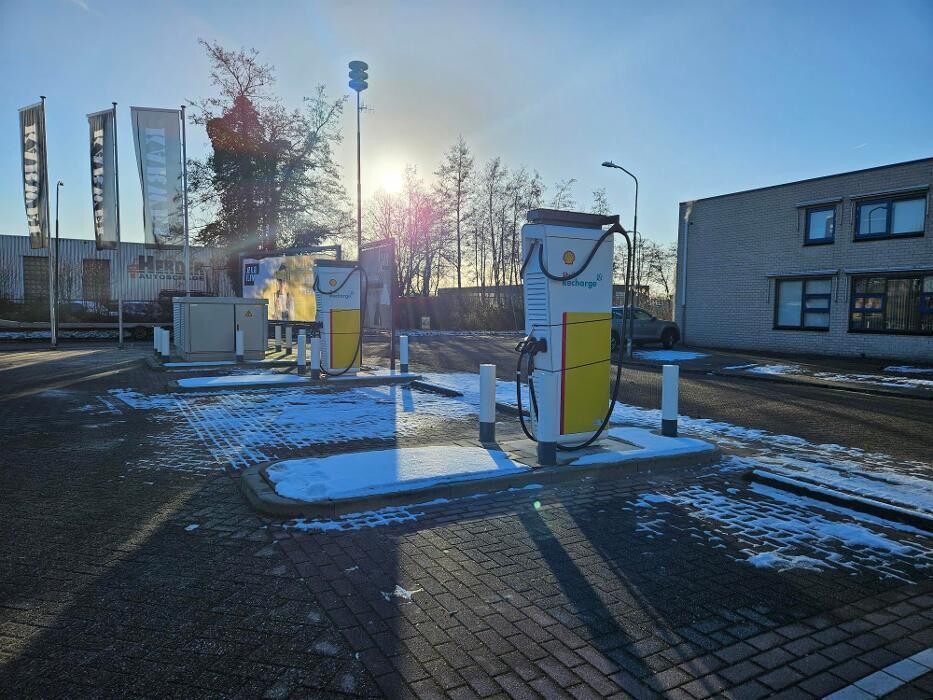 Foto's Shell Recharge Charging Station