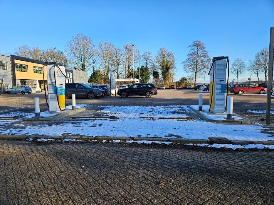 Foto's Shell Recharge Charging Station